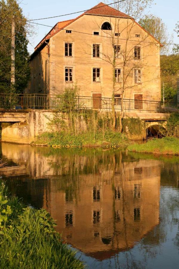 Moulin De Charme Au Bord De L'eau